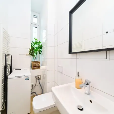 Staywell Naehe Mauerpark - 65 Qm